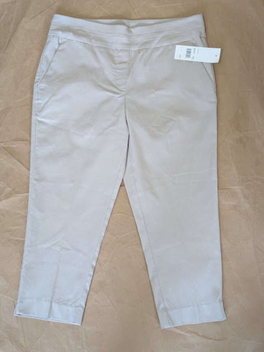 women's Notation beige pull-on capris elastic waist size 10 pants NWT